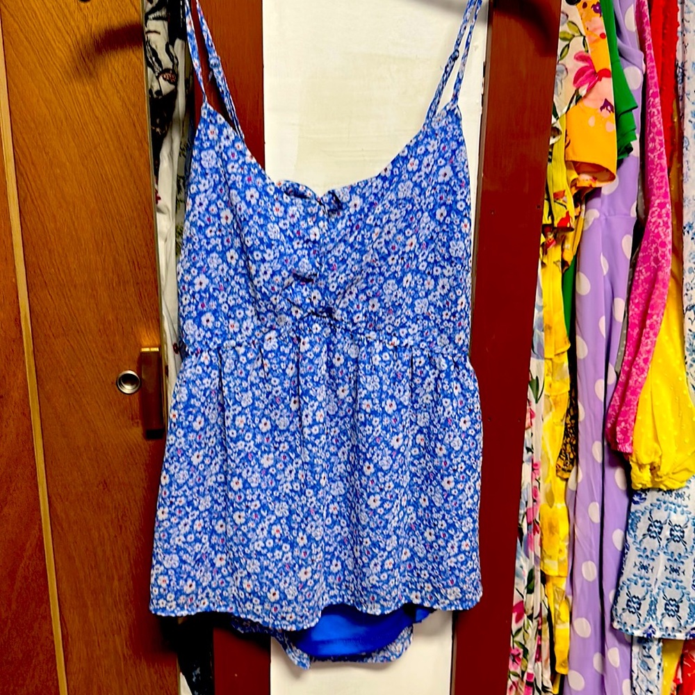 Japna open back blue floral, top size large